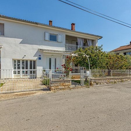 Apartments Hrestak Porec Exterior photo
