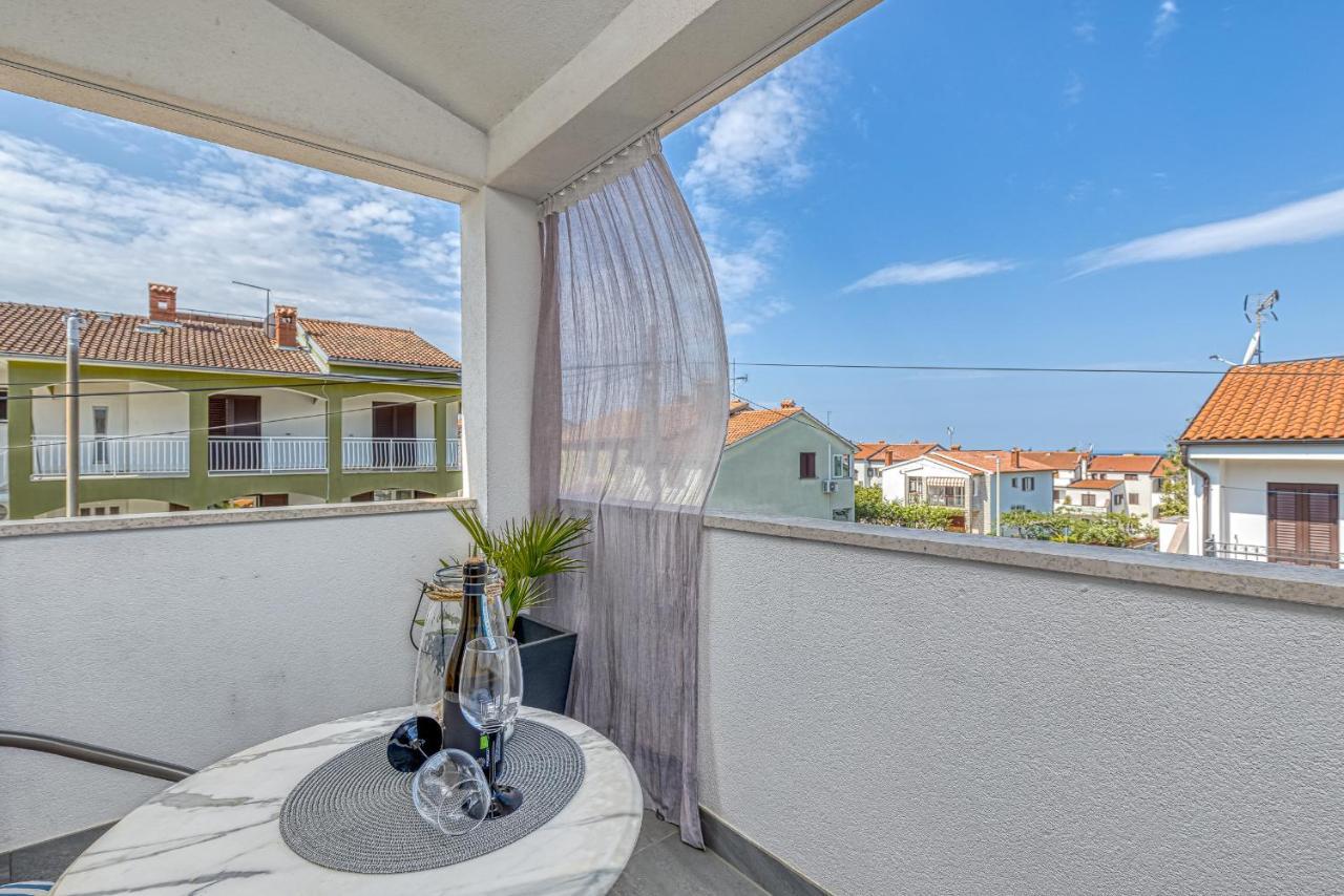 Apartments Hrestak Porec Exterior photo